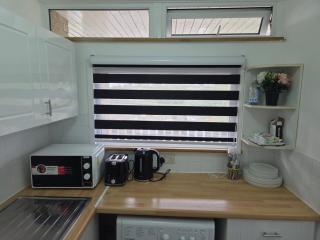 Harlow, Essex - One bedroom apartment with beautiful scenery - Harlow - 8