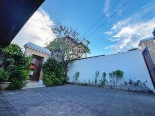 Brady's 3 bedrooms Villa Center of Sanur - 3