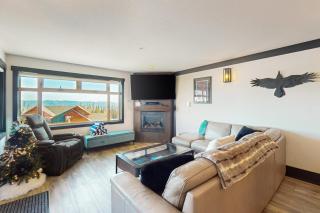 Serene View Lodge at The Raven - Big White - 0