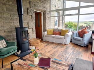 Bush Nook House - Brampton - 3