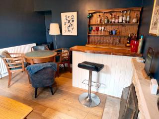 Bush Nook House - Brampton - 1