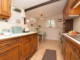 1 Bed in Uploders DC085 - Loders - 5
