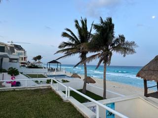 Cancun beach by Brisas - Cancún - 5