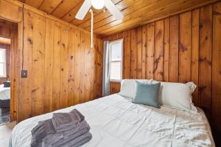Cozy Classic Close to Beach - 7