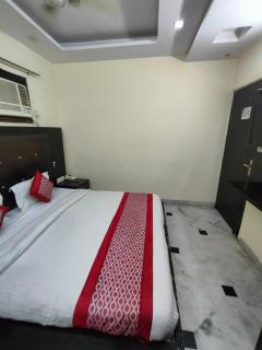 Hotel Vishesh Continental - Jāmb - 1
