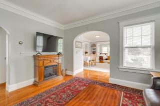 5 Mi to Beaches Historic Apartment in Westerly! - Westerly - 6
