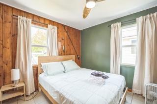 Lake Views with Big Windows & Bath - Oscoda - 8