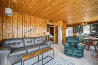 Lake Views with Big Windows & Bath - Oscoda - 3