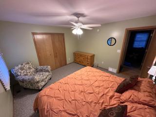 4 BR 2 BA close to Higgins Lake! - Roscommon - 1