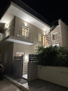 A&A Apartment with Balcony - Kalamáta - 7