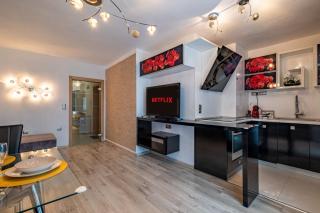 Deluxe Apartment with 2 Bedroom in Center Varna - Varna City - 1