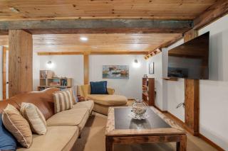 Steps to Freshwater Beach Kayaks Sauna - 1