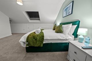 LuxoHaus Luxury 4 Bedroom Home By AltoLuxo Short Lets Serviced Accommodation With Free Wifi & Parking - Bristol - 4