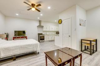 9 Mi to Old Town Spring Suburban Stay in Houston! - Houston - 2
