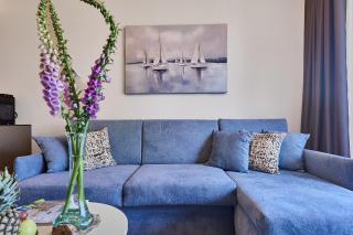 Golden Hour Apartments- Loft H 216 - 8