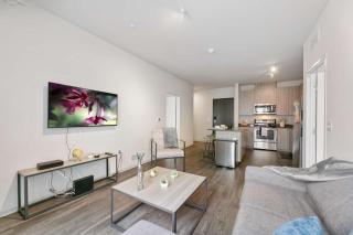 Spacious and Modern With Premium Amenities Near U of M - Minneapolis - 4