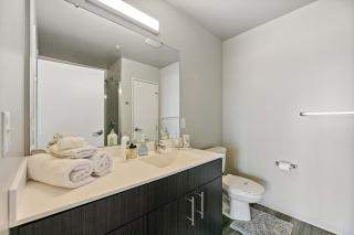 Designer Finishes & City Views - 5