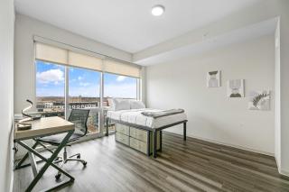 Designer Finishes & City Views - Minneapolis - 7