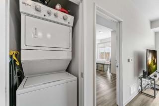 Designer Finishes & City Views - Minneapolis - 4