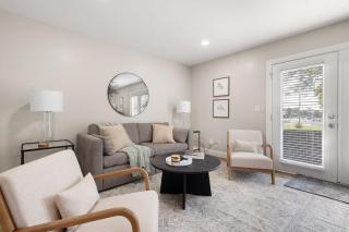 UPDATED 5BR Townhome 5 Min from Notre Dame Perfect for Groups - 9