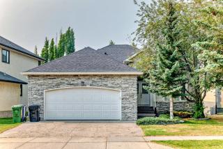 cozy two bedrooms with external bathroom just for you - Calgary - 0