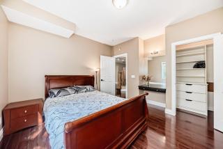 cozy two bedrooms with external bathroom just for you - Calgary - 5