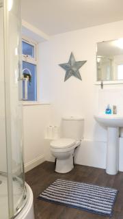 Free Parking & Garden & Central Contractor - Bedford - 1