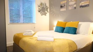 Free Parking & Garden & Central Contractor - Bedford - 6
