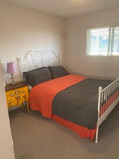Large bedroom with private bathroom - Richmond - 1