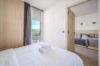ROOFTOP -Vue port, 4 pers, climatisé, terrasse, jaccuzi, parking - Antibes - 5