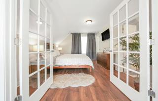 Vineyard Cottage in Wine Country with Hot Tub - Jonesville - 2