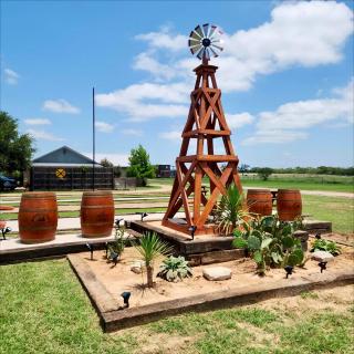 Fredericksburg Retreat Hot Tub & Backyard Escape - Fredericksburg - 5