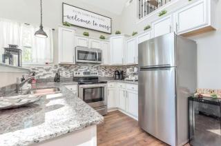 Vineyard Cottage in Wine Country with Hot Tub - Jonesville - 3