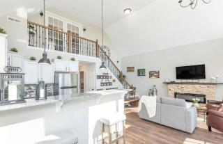 Vineyard Cottage in Wine Country with Hot Tub - Jonesville - 5