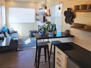 Napa Valley Station Rooftop Patio 1br - Fredericksburg - 9