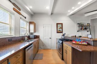 Bay Views,King Bed,Close to Sand,Lvl 2 Car Charger - Bolivar Peninsula - 2