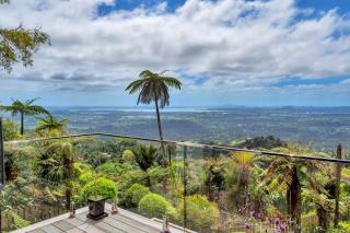 Retreat with Breathtaking Views - Waiatarua - 0