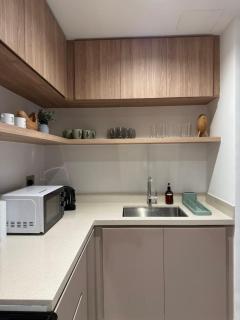 Canal View 1BR - Business Bay - Fully Furnished - 6