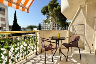 Romantic Getaway with pool in Salou - 3