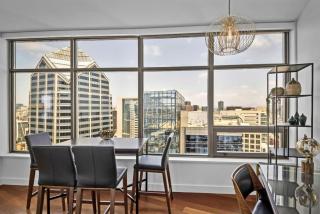 Panoramic Bay and City Views - 2BR, Pool, Gym, Parking - 6