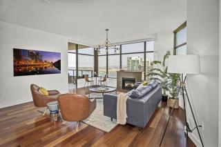 Panoramic Bay and City Views - 2BR, Pool, Gym, Parking - 1