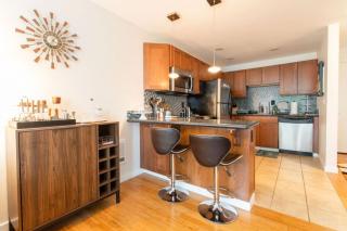 Heart of Capitol Hill 1 BR Urban Gem Great for WFH - 3