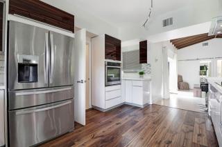 5BR Miami Oasis w Pool Near Design District - 8