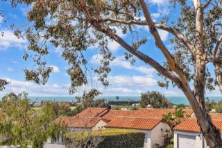 2BR Condo with Views Near Shops and Food, Fast WiFi - 8