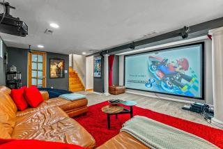 Movie Theatre Hot Tub Outdoor Grill - Denver - 8