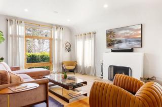 Spanish Bungalow in Trendy Los Feliz For Families - 1