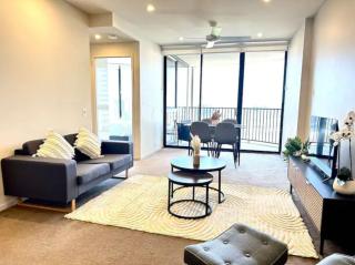 Elevated CBD Living 2BR with Skyline Views - 6