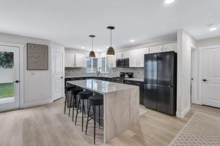 Bedroom house in prime location by the village - Meridian - 8