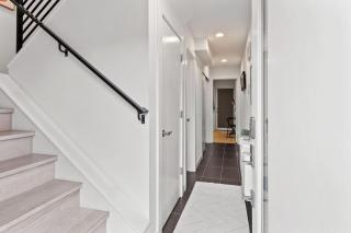 Ravenna Trailside Retreat Walk to UW and U-Village - 5