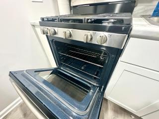 Super Amazing Place To Stay Near Downtown! Free Parking - 2